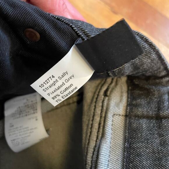 Nudie Jeans Straight Sally in Pixelated Grey - Picture 6 of 8